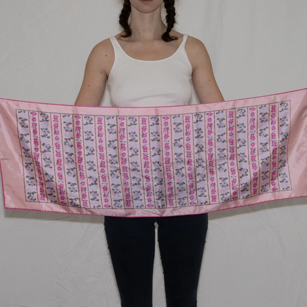 Vintage pink flower print scarf rectangle polyester 1990s - Picture 6 of 6